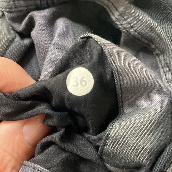 Lululemon grey plaid shorts size 36 - Picture 9 of 9